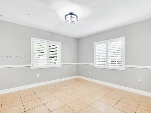 7540 SW 174th St, Palmetto Bay FL 33157