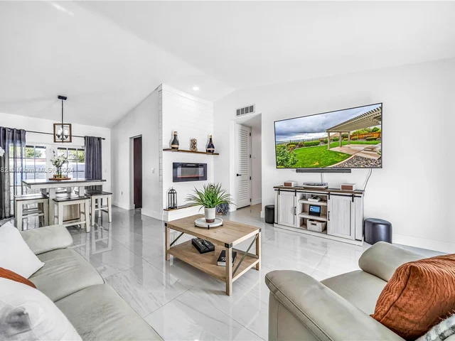 4225 SW 138th Ct, Miami FL 33175