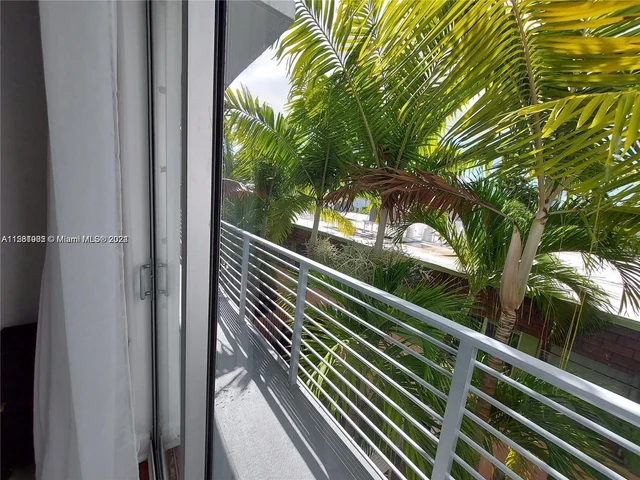 945 Michigan Ave # 5, Miami Beach FL 33139