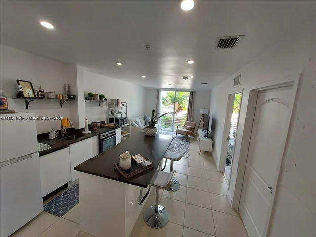 945 Michigan Ave # 5, Miami Beach FL 33139