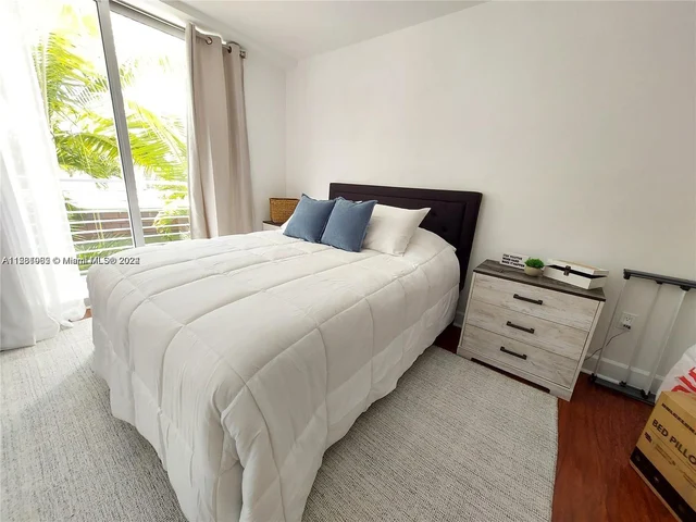 945 Michigan Ave # 5, Miami Beach FL 33139