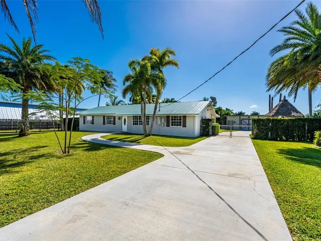 20750 SW 394th St, Homestead FL 33034
