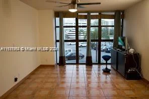 400 Leslie Dr # 228, Hallandale Beach FL 33009