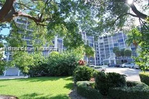 400 Leslie Dr # 228, Hallandale Beach FL 33009