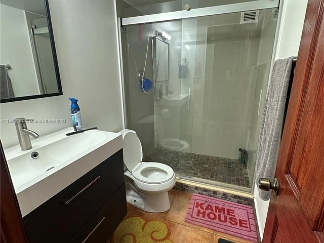 400 Leslie Dr # 228, Hallandale Beach FL 33009