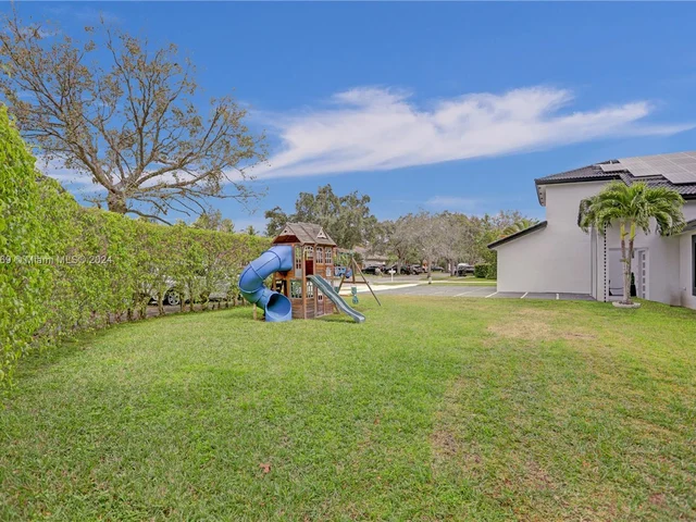 15820 SW 148th Ter, Miami FL 33196