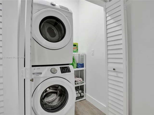 15820 SW 148th Ter, Miami FL 33196