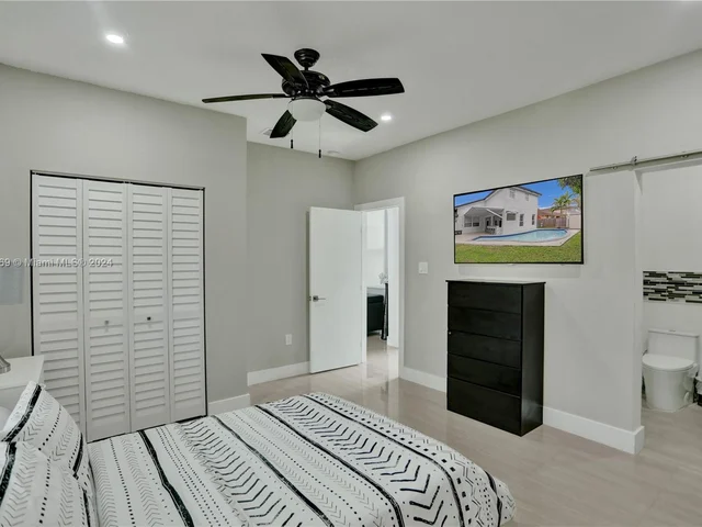 15820 SW 148th Ter, Miami FL 33196