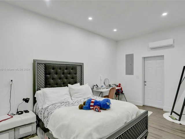 15820 SW 148th Ter, Miami FL 33196