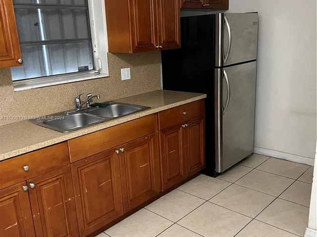 1001 SW 72nd Ave, Pembroke Pines FL 33023