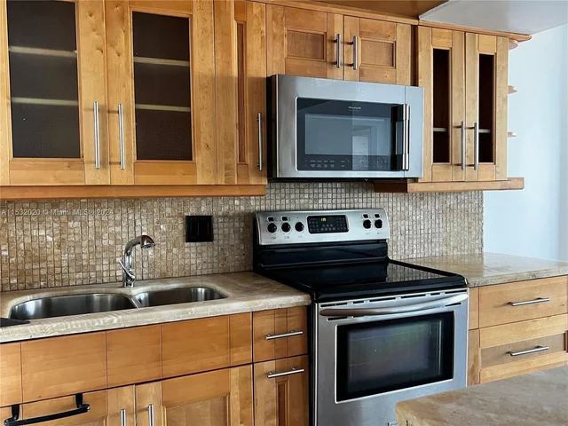 2841 NE 163rd St # 1007, North Miami Beach FL 33160