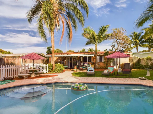 1017 SW 22nd Ter, Fort Lauderdale FL 33312