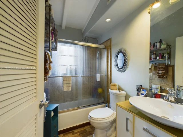 1017 SW 22nd Ter, Fort Lauderdale FL 33312