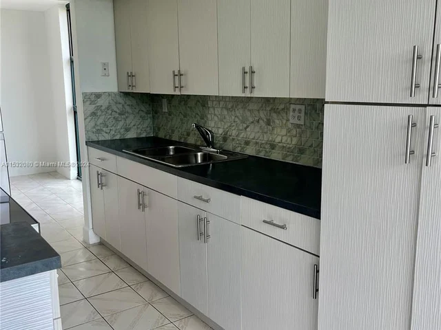 11750 SW 18th St # 1, Miami FL 33175