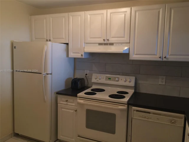 6880 Abbott Ave # 307, Miami Beach FL 33141