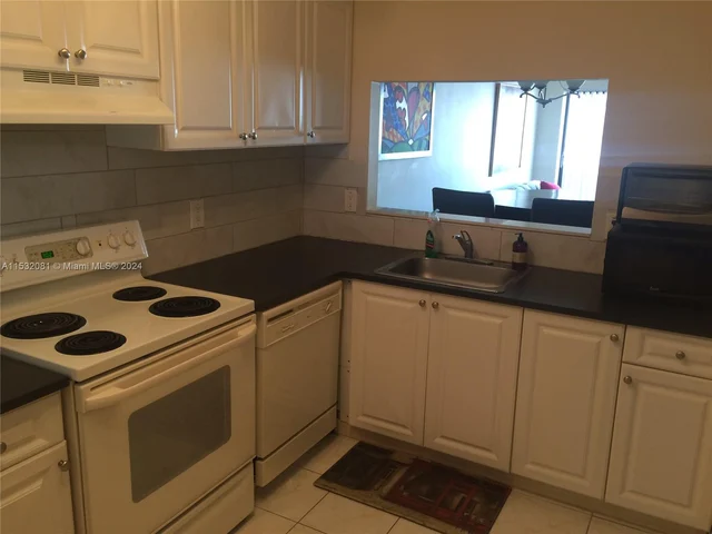 6880 Abbott Ave # 307, Miami Beach FL 33141