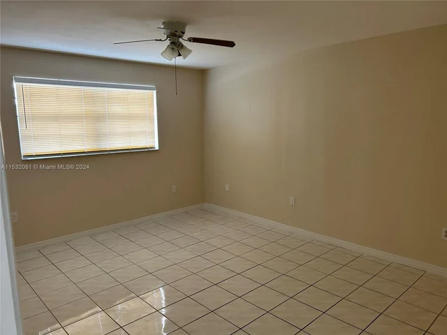 6880 Abbott Ave # 307, Miami Beach FL 33141