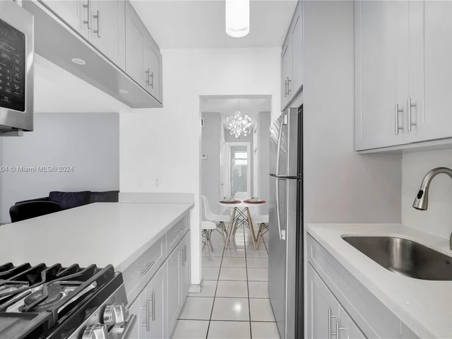 644 Meridian Ave # 1, Miami Beach FL 33139