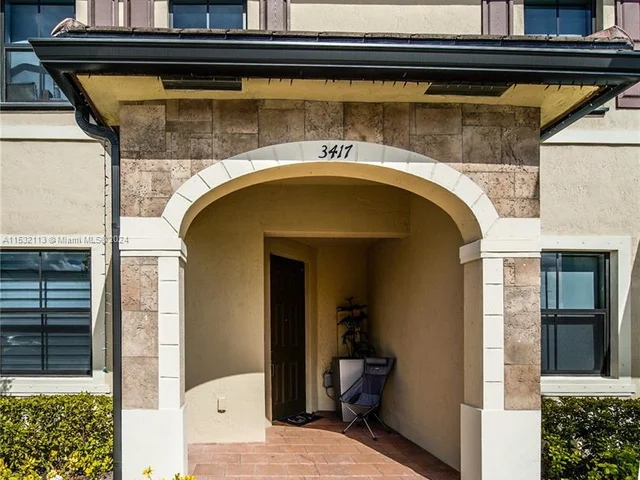 3417 W 111th Pl, Hialeah FL 33018