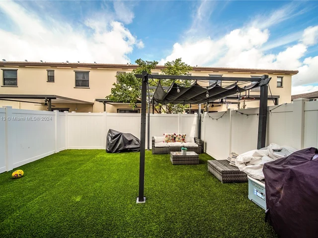 3417 W 111th Pl, Hialeah FL 33018