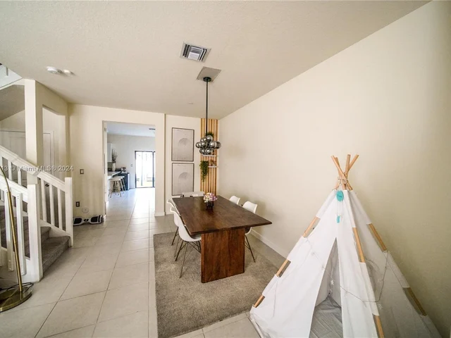 3417 W 111th Pl, Hialeah FL 33018