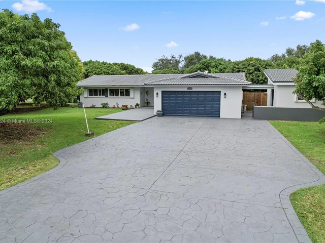 15225 SW 235th St, Homestead FL 33032