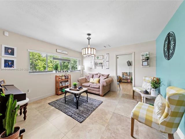 15225 SW 235th St, Homestead FL 33032