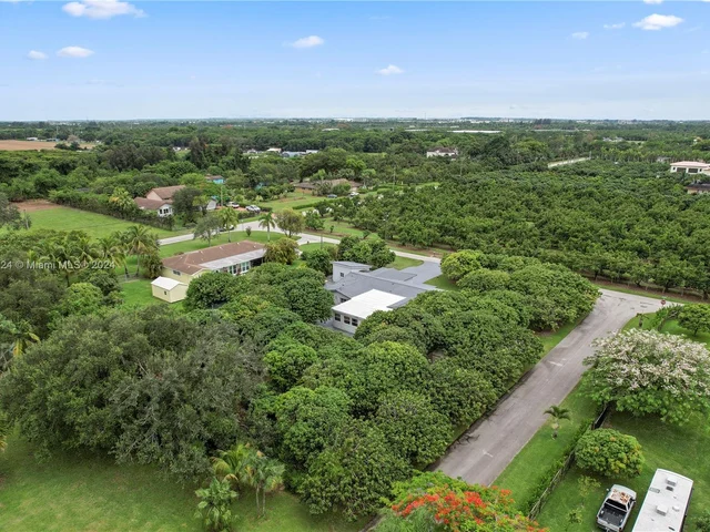 15225 SW 235th St, Homestead FL 33032