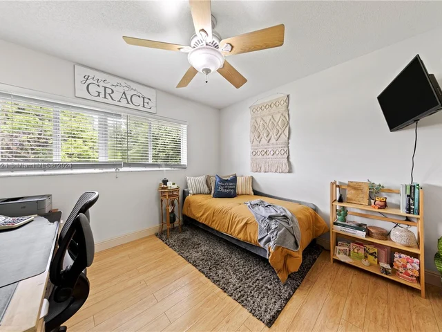 15225 SW 235th St, Homestead FL 33032