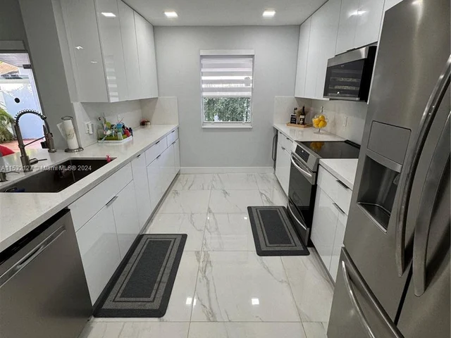 1320 SW 141st Ave, Miami FL 33184