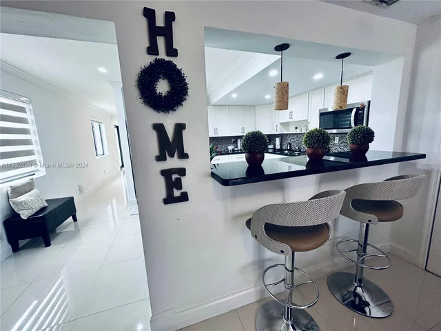 18531 NW 82nd Ct, Hialeah FL 33015