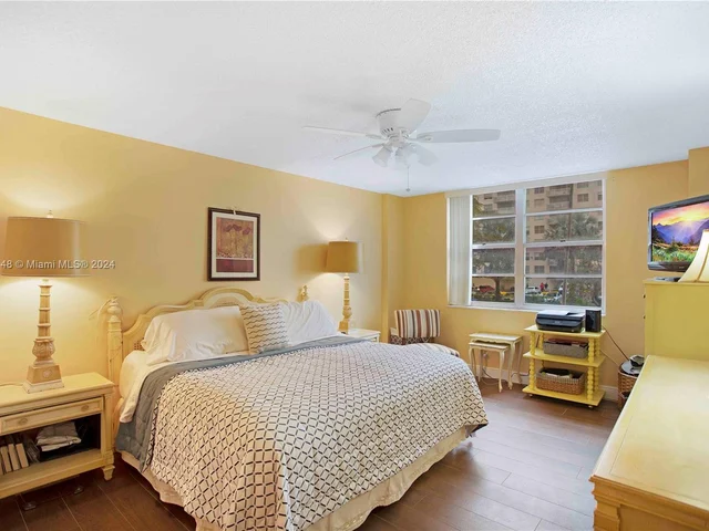 251 174 St # 106, Sunny Isles Beach FL 33160