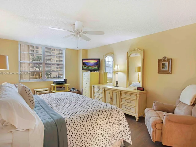 251 174 St # 106, Sunny Isles Beach FL 33160