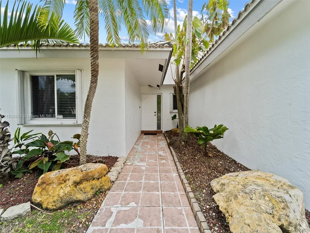 314 SE 3rd Pl, Dania Beach FL 33004