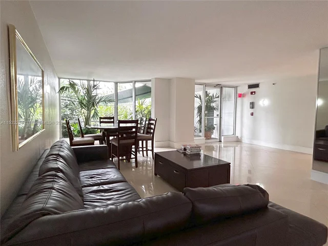 1700 NW N River Dr # 509, Miami FL 33125