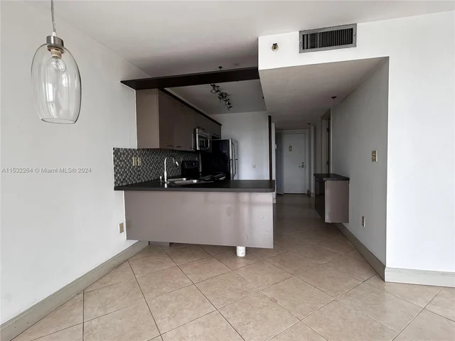 1700 NW N River Dr # 509, Miami FL 33125