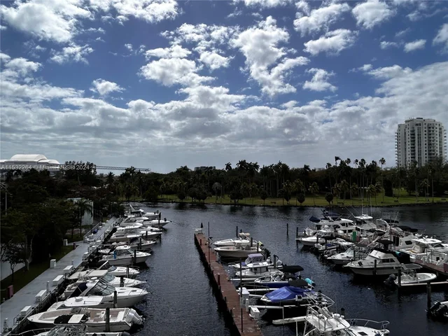 1700 NW N River Dr # 509, Miami FL 33125