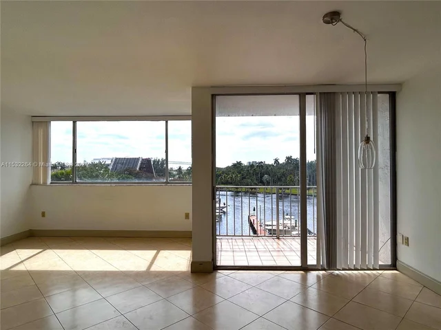 1700 NW N River Dr # 509, Miami FL 33125