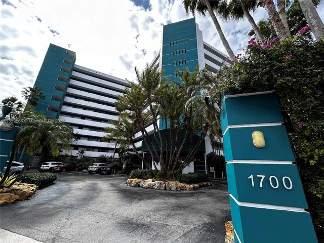 1700 NW N River Dr # 509, Miami FL 33125