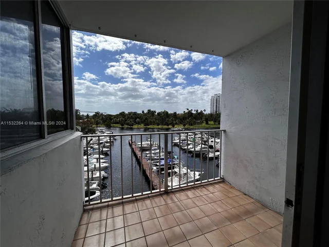 1700 NW N River Dr # 509, Miami FL 33125