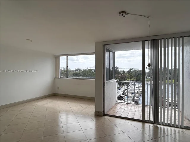 1700 NW N River Dr # 509, Miami FL 33125