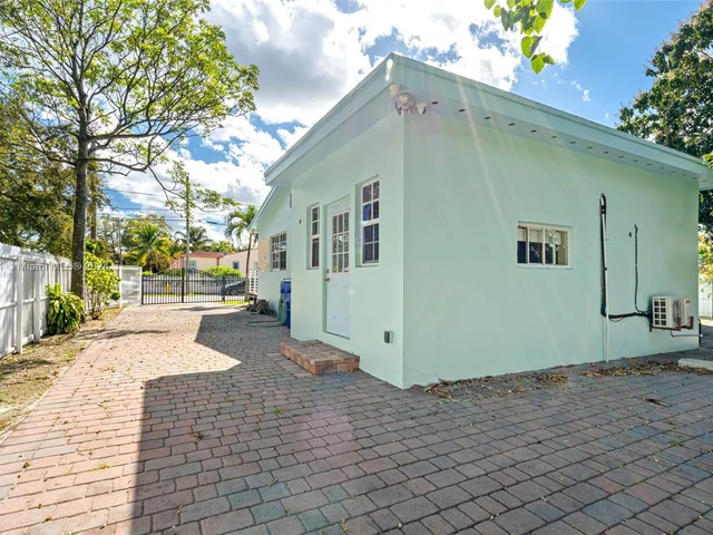 111 NE 68th Ter # 111, Miami FL 33138