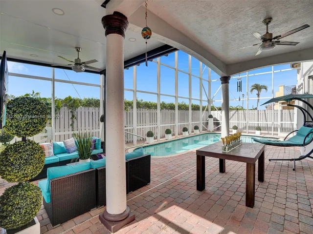 6662 SW 166th Ct, Miami FL 33193