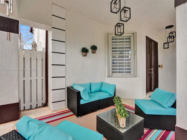 6662 SW 166th Ct, Miami FL 33193