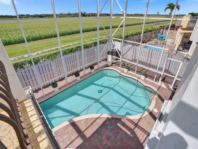 6662 SW 166th Ct, Miami FL 33193