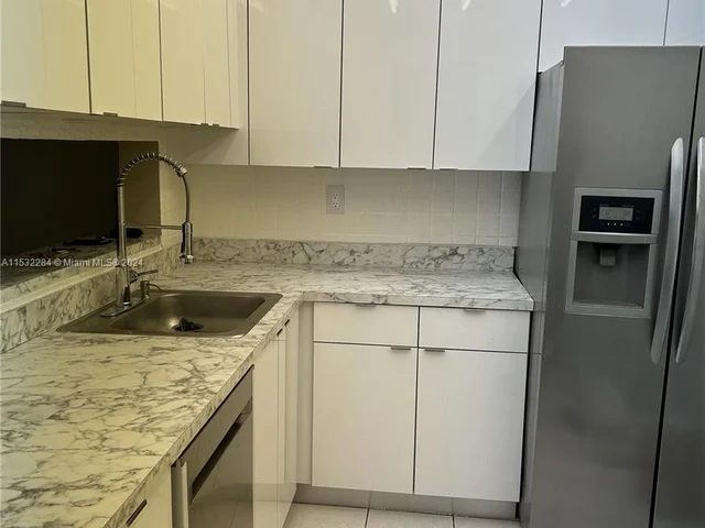 8635 NW 8th St # 122, Miami FL 33126