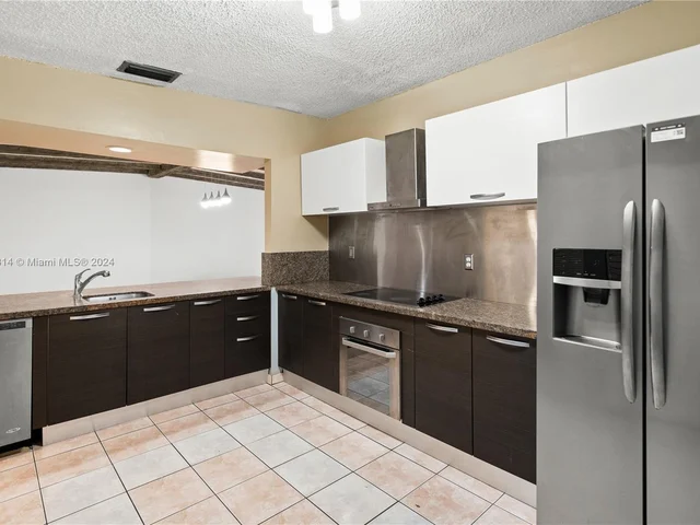 6417 NW 192nd Ter, Hialeah FL 33015