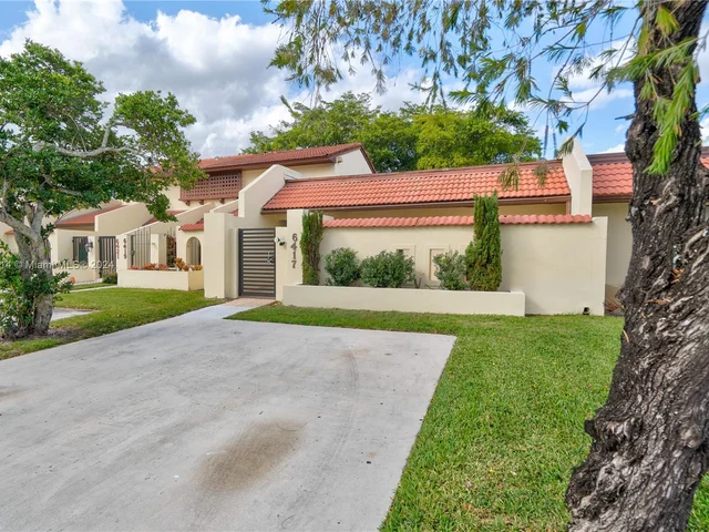 6417 NW 192nd Ter, Hialeah FL 33015