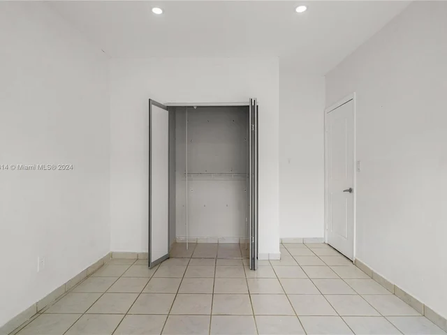 6417 NW 192nd Ter, Hialeah FL 33015