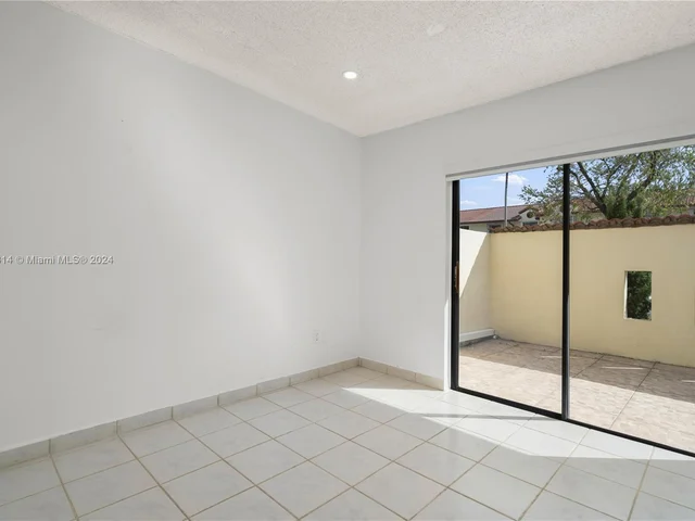 6417 NW 192nd Ter, Hialeah FL 33015